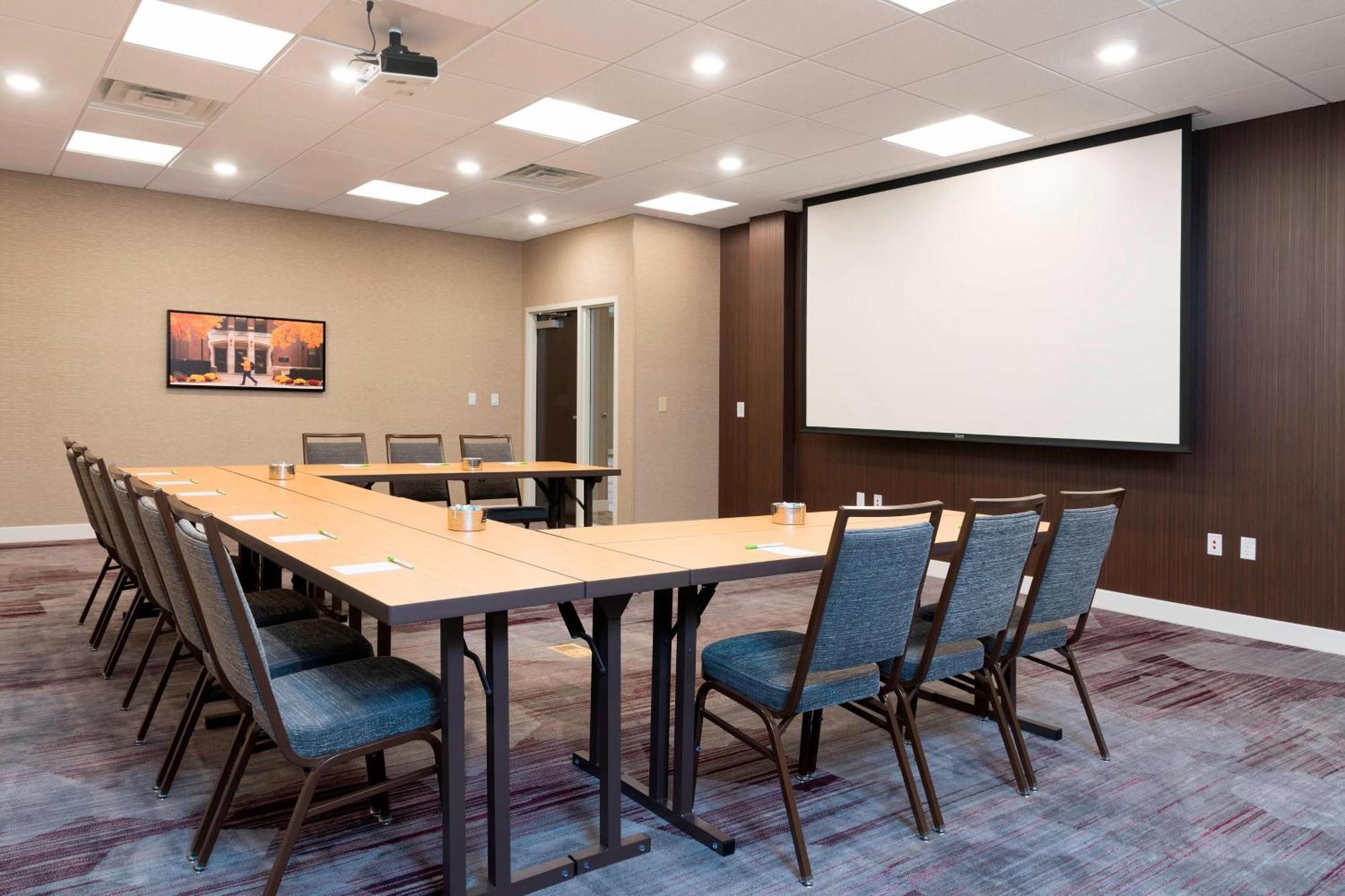 Courtyard By Marriott Mt. Pleasant At Central Michigan University Mount Pleasant Dış mekan fotoğraf
