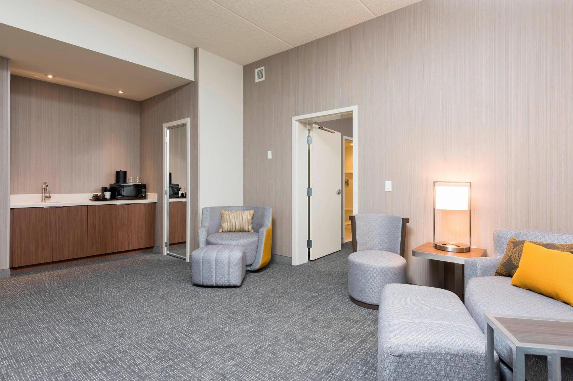 Courtyard By Marriott Mt. Pleasant At Central Michigan University Mount Pleasant Dış mekan fotoğraf