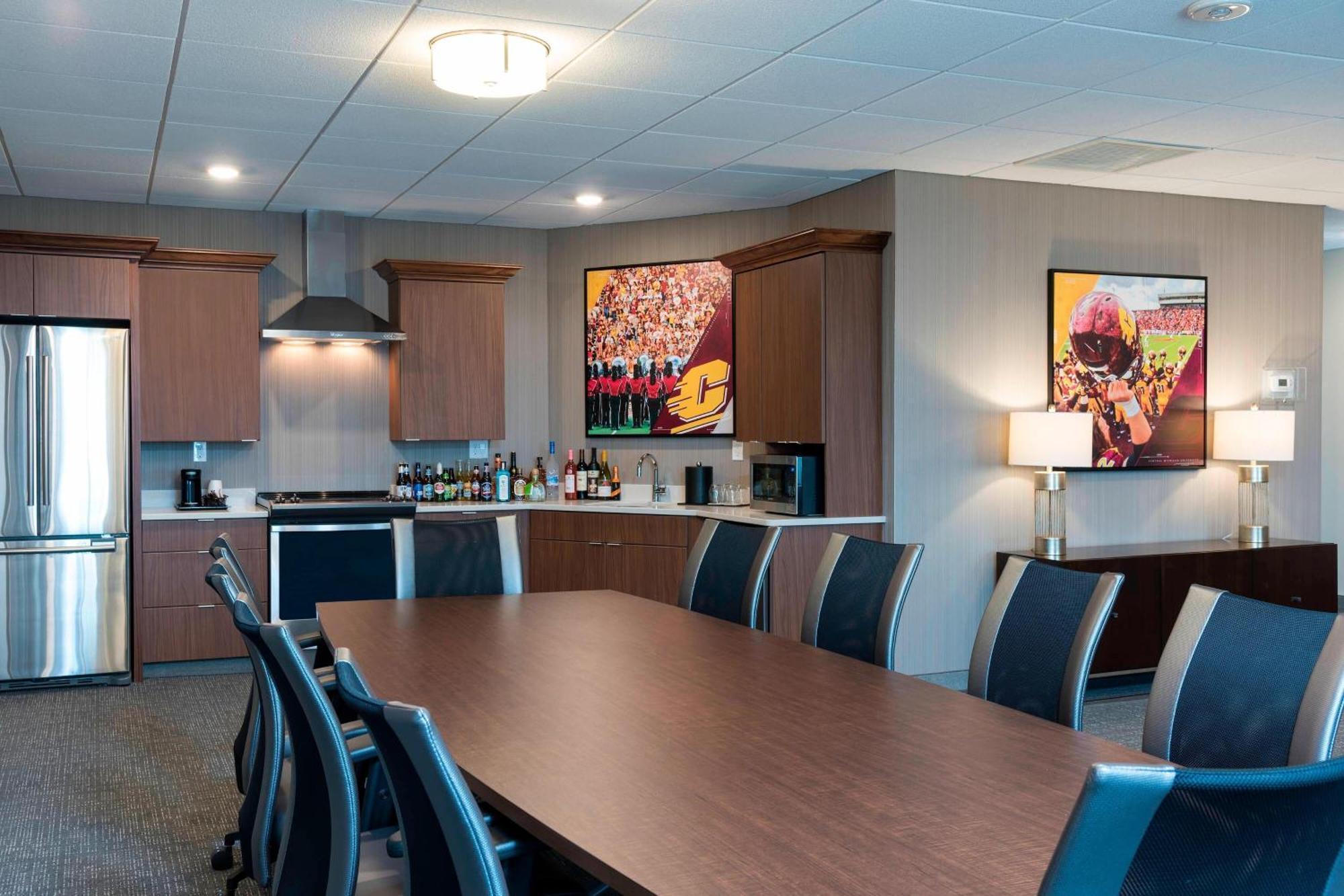Courtyard By Marriott Mt. Pleasant At Central Michigan University Mount Pleasant Dış mekan fotoğraf