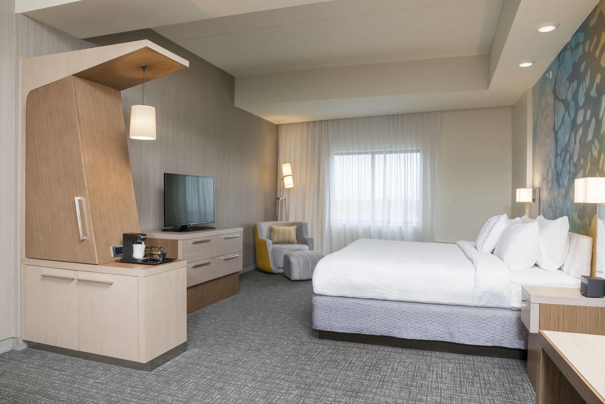 Courtyard By Marriott Mt. Pleasant At Central Michigan University Mount Pleasant Dış mekan fotoğraf
